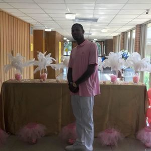 Meet your Posher, Ezell